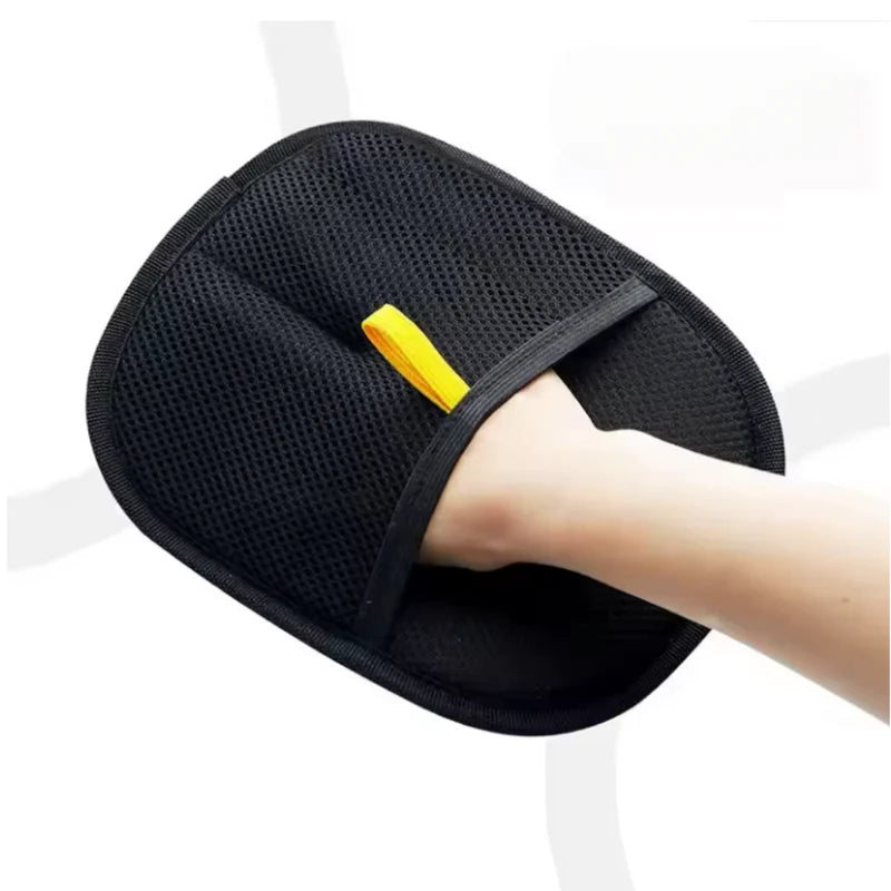La Magic Brush™ - Un geste, et les poils disparaissent